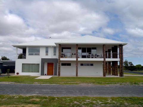 White Caps B&B Apartment - Renee 1