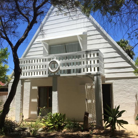 White Cottage - Renee 3