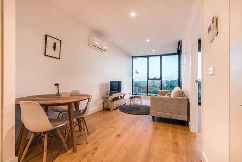 Whitehorse Tower Deluxe 1 Bedroom With View - Qld Realsetate 1