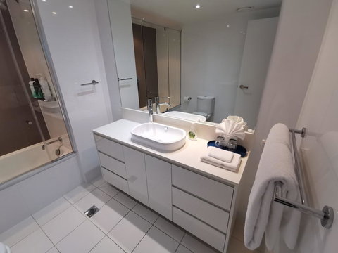 Widest Ocean View And Balcony Luxury Apt - Swimm 2