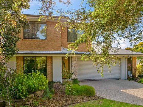 Wild Waves - Renee 0