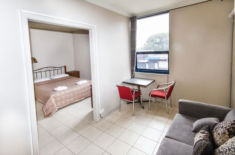 Wiley Park Hotel - Petrol Stations 0