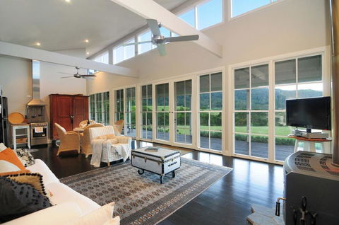 Willabrook Retreat - Mojo Cottage - Romantic Escape! - Renee 2