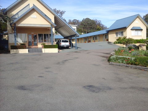 Willows Motel - Renee 2