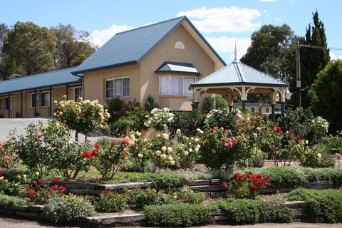 Willows Motel - Renee 0