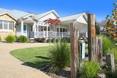 Winter Home - Our Place At Bright - Renee 0