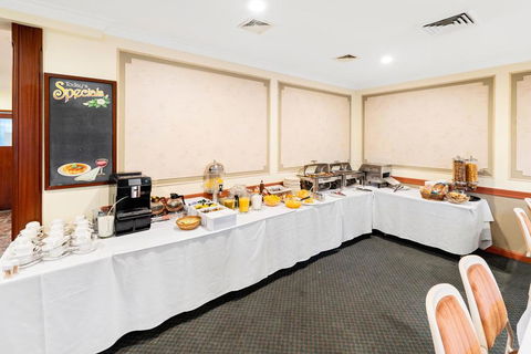 WM Hotel Bankstown - Petrol Stations 3