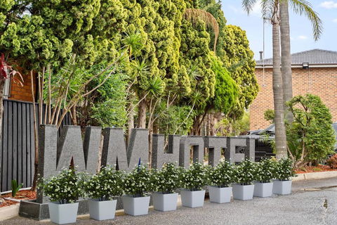 WM Hotel Bankstown - Petrol Stations 0