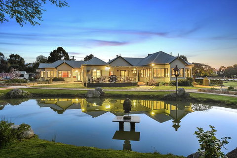 Woodend Old School House - Internet Find 1