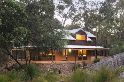 Woodstone Goanna Cottage - Renee 0