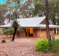 Woodstone Grass Tree Cottage - Renee