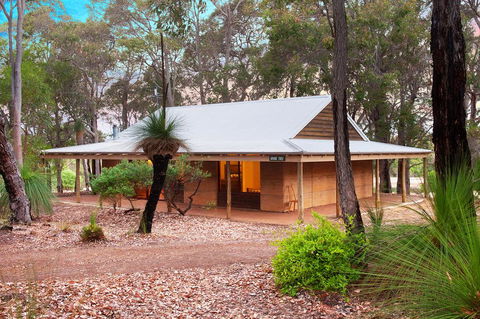 Woodstone Grass Tree Cottage - Renee 0