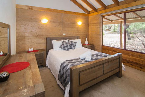 Woodstone Grass Tree Cottage - Renee 2