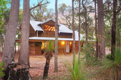 Woodstone Kookaburra Cottage - Renee 0