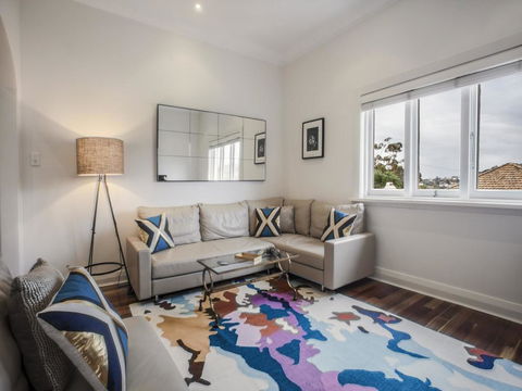 Woollahra Roslyndale Avenue - Renee 0