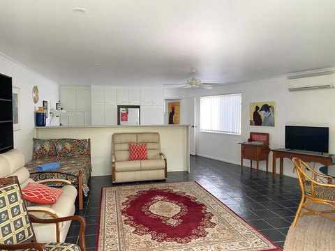 Woorim Secluded Palms Villa - Qld Realsetate 1