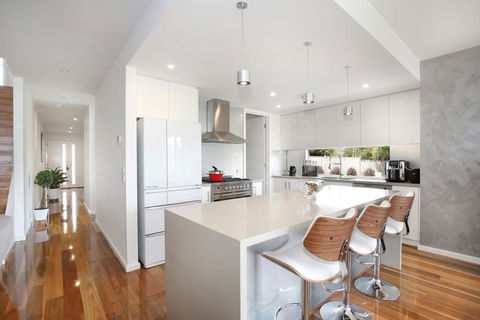 Xus Residence - Renee 3