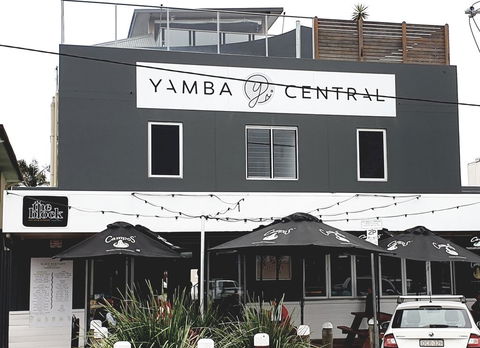 Yamba Central Hotel And Backpackers - Petrol Stations 2