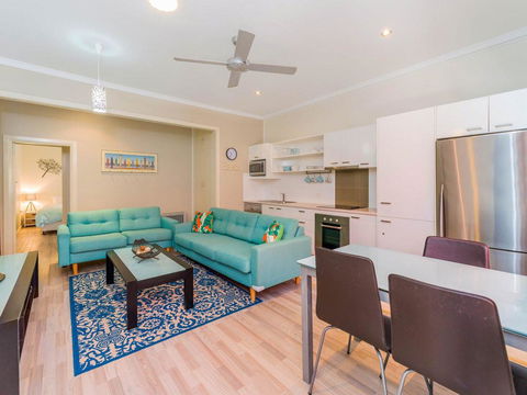 Yamba Daze - Sunset - Pet Friendly - Petrol Stations 1