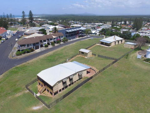 Yamba Pilot Cottage 1 - Pets Welcome - Close To Beach - Renee 2