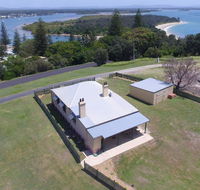 Yamba Pilot Cottage 2 - pets welcome - close to beach - Renee