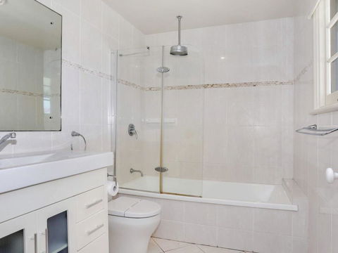 Yamba Pilot Cottage 2 - Pets Welcome - Close To Beach - Renee 3