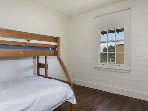 Yamba Pilot Cottage 2 - Pets Welcome - Close To Beach - Renee 1