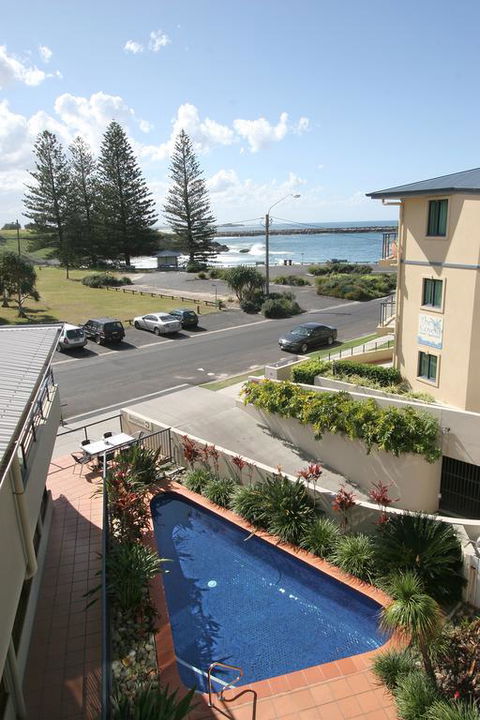 Yamba Beach Motel - Petrol Stations 3