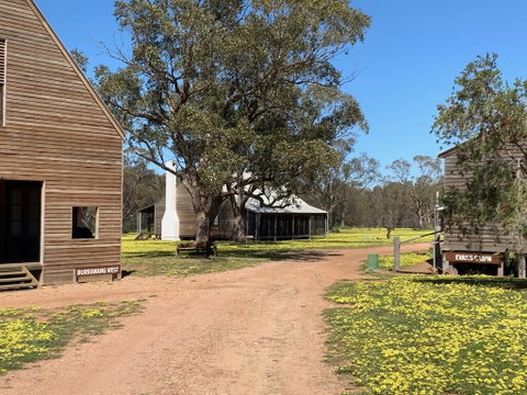 Yarrabandai Creek Homestead - Petrol Stations 3