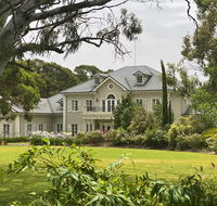 Yatahlia Manor Luxury Homestay - Renee