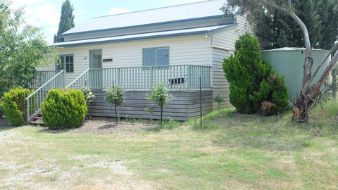 Yea Wood Duck Cottage - Qld Realsetate 2