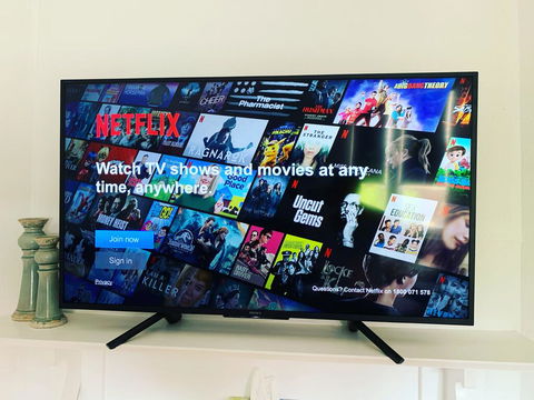 Yellow Door House Adelong - Renee 0