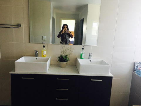 Yes Holiday Home - Renee 0