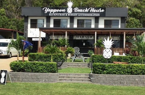 Yeppoon Beachhouse - Internet Find 3