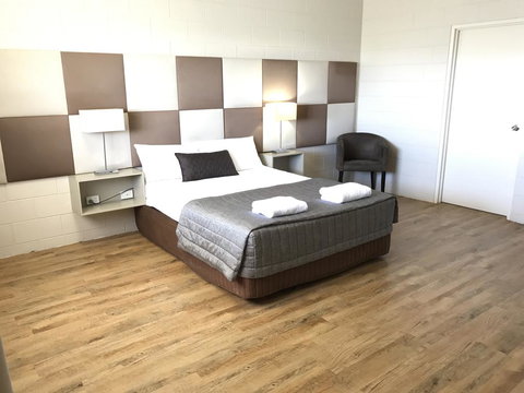 Yongala Lodge By The Strand - Qld Realsetate 3