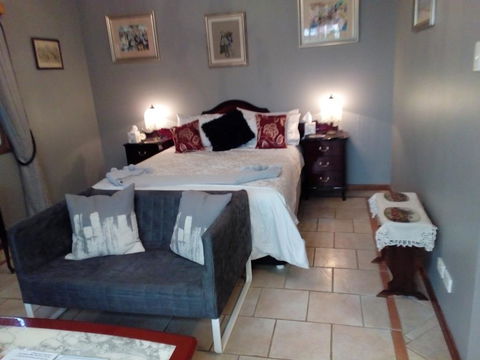 York's Lookout Lodge Bed And Breakfast - Internet Find 0