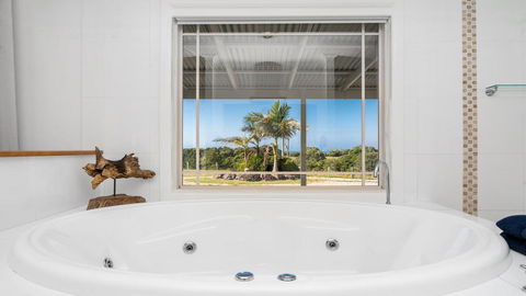 Your Luxury Escape - Byron Sunset Breeze - Internet Find 0