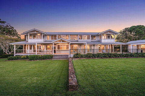 Your Luxury Escape - Trig Point - Renee 1