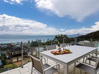 Maison de la mer 30 Mulubinda Parade - luxurious linen aircon and panoramic views