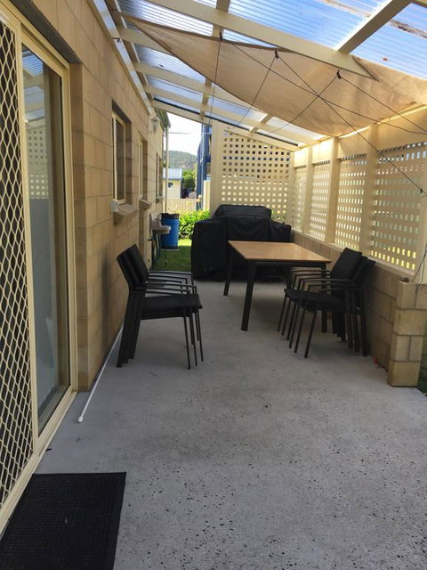 Rose Cottage Sisters Beach Accommodation - Swimm 1