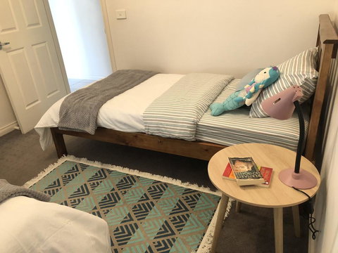 Haven Family& Dog Freindly , Close To Hospital, Airport, Bunnings - Renee 1