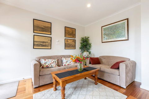 Spacious Bungalow5min Walk To Station5min To Box HillWiFiParking - Internet Find 2