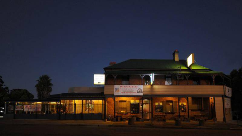 Pubs Taverns Largs NSW Internet Find