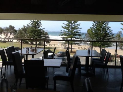 Fat Fish Beachfront Bistro - Renee 0