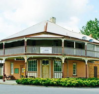 The Victoria Hotel Hinton - Renee