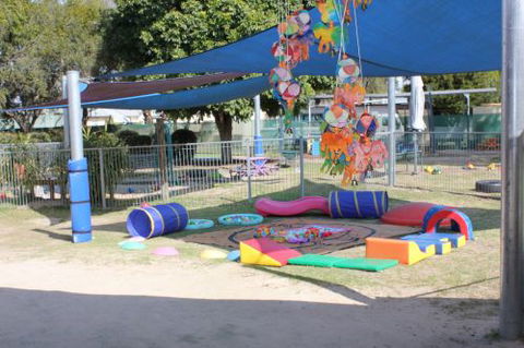 New School Of Arts Neighbourhood House Inc. Neighbourhood Centre, Childcare & OOSH Services - Petrol Stations 0