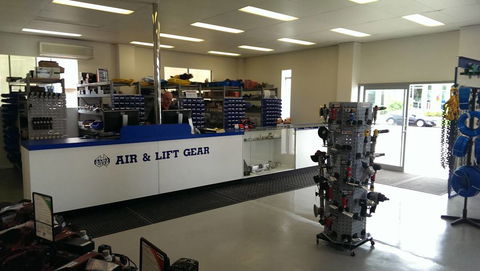 Air & Lift Gear - Renee 1