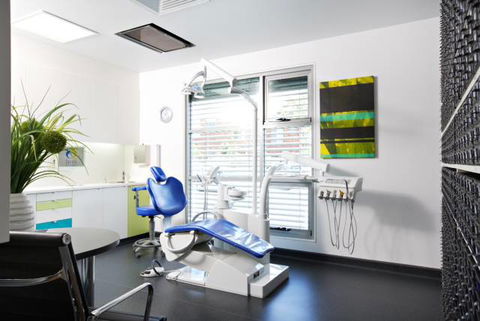 Davis Dental–Specialist Prosthodontist - Renee 4