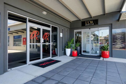 New England Skin & Medical Clinic - Petrol Stations 7