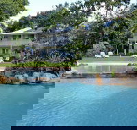 Cairns Gateway Resort - Petrol Stations